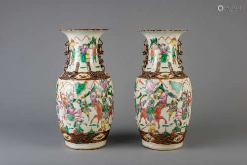 A pair of Chinese Nanking famille rose crackle glazed
