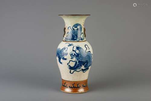 A Chinese Nanking blue and white crackle glazed vase