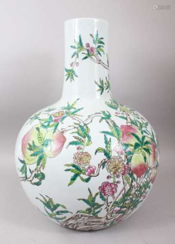 A LATE 19TH / EARLY 20TH CENTURY CHINESE FAMILLE ROSE PEACH BOTTLE SHAPED VASE, the body of the vase
