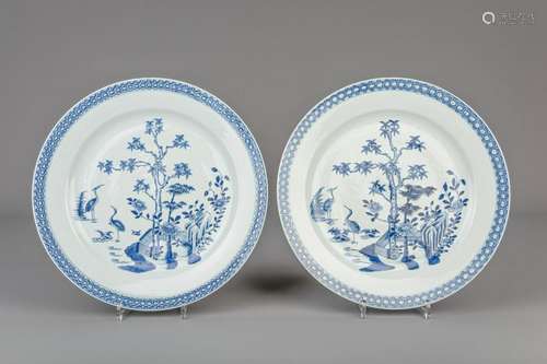 Two Chinese blue and white chargers with cranes,