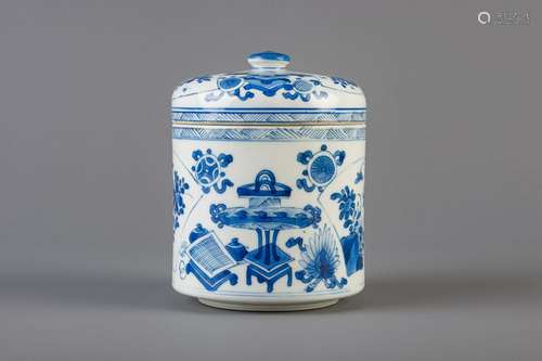 A Chinese blue and white round box and cover with