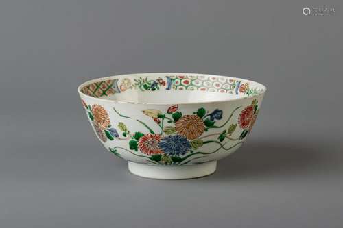 A Chinese famille verte bowl with floral design, Kangxi