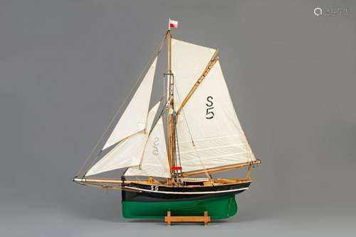 A painted wood model of the ship 'S5', 20th C.