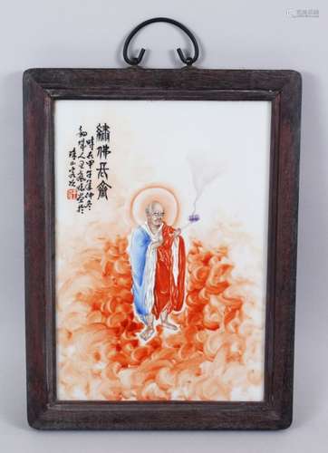 A GOOD CHINESE REPUBLIC STYLE FAMILLE ROSE PORCELAIN FRAMED PLAQUE / PANEL, the panel well painted