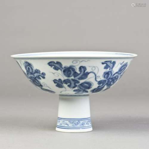 A BLUE AND WHITE GOBLET BOWL