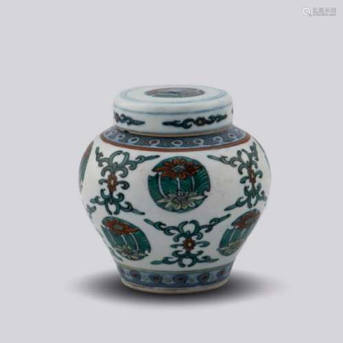 A CHINESE ANTIQUE DOUCAI JAR AND COVER, WANLI