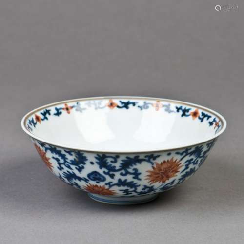 A CHINESE FAMILLE ROSE POOCELAIN BOWL