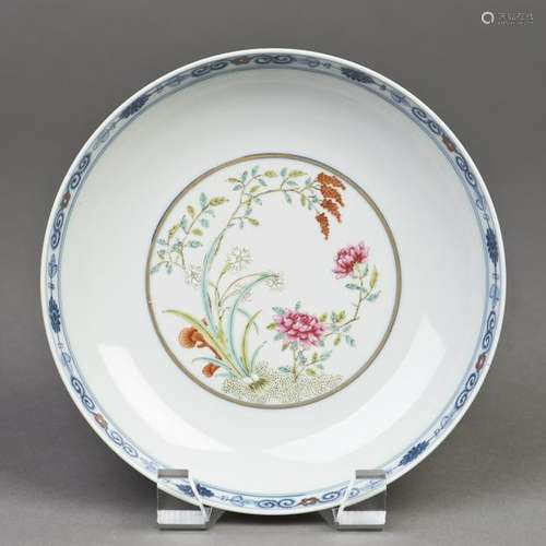 A DOUCAI 'FLORAL' DISH