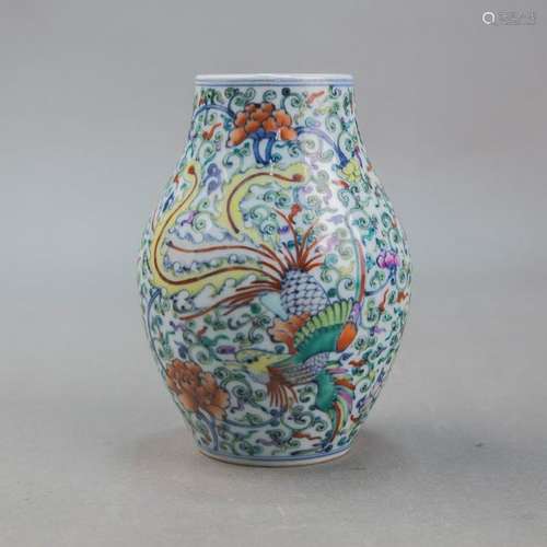 A DOUCAI 'PHOENIX' PORCELAIN JAR