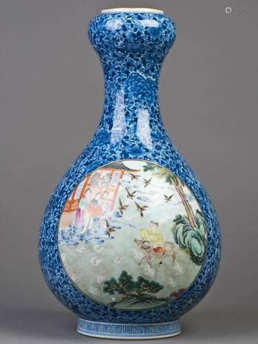 A DOUCAI PORCELAIN GARLIC-MOUTH VASE