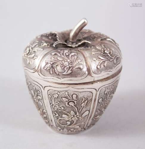 A GOOD 19TH / 20TH CENTURY CHINESE SILVER BOX & COVER / TEA CADDY IN THE FORM OF FRUIT, the box in