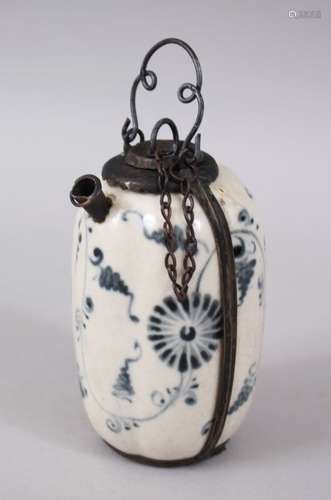 A GOOD EARLY JAPANESE BLUE & WHITE KO- IMARI / ARITA PORCELAIN VASE, the vase possibly edo period,