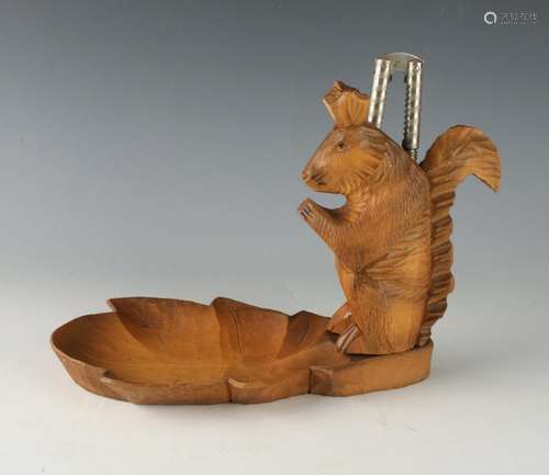 UNUSUAL VINTAGE SQUIRREL NUTCRACKER & TRAY