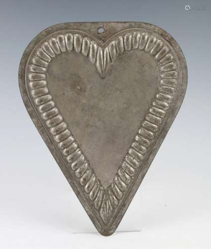 ANTIQUE CHOCOLATE HEART TIN MOLD