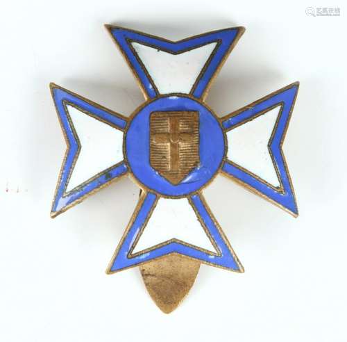 FRENCH ENAMELED MALTESE CROSS BADGE