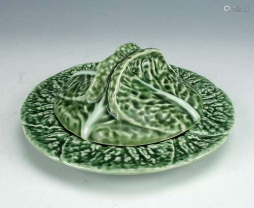 BORDALLO PINHEIROÂ MAJOLICA CABBAGE LEAF DISH