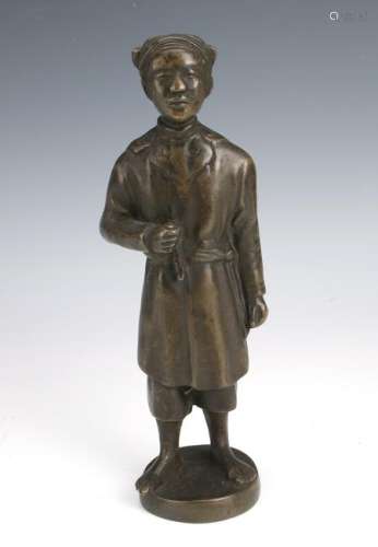 BRONZE STATUE OF HOUSE SERVANT