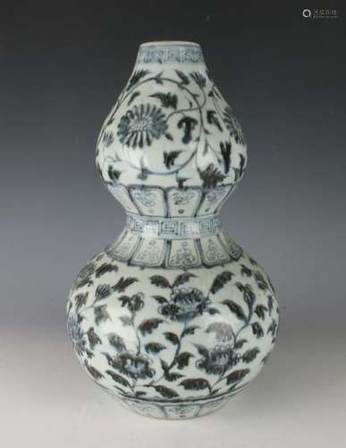 BLUE & WHITE DOUBLE GOURD VASE