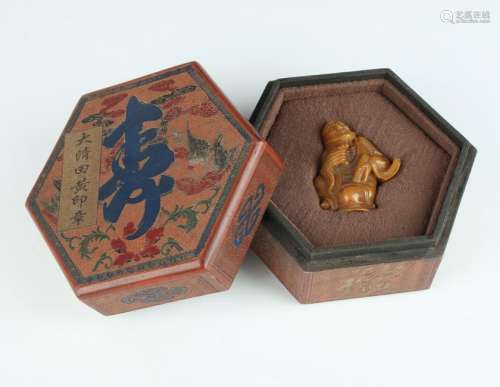 IMMORTAL SHOUSHAN STONE SEAL IN PRESENTATION BOX