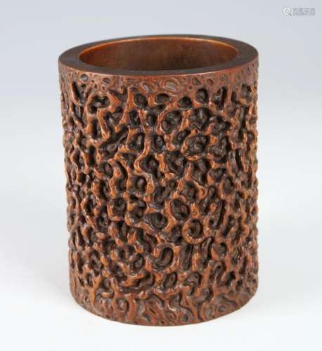 SMALL CARVED BRUSH POT