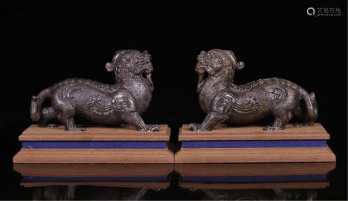 PAIR OF CHINESE SOAPSTONE BEAST TABLE ITEMS
