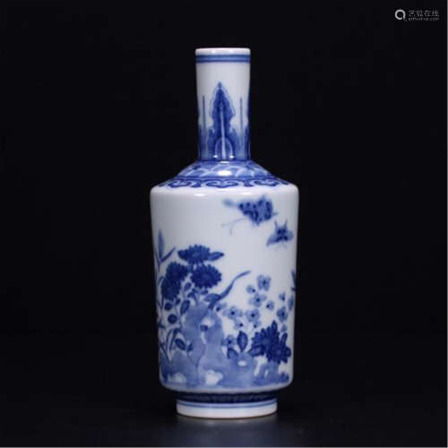 CHINESE PORCELAIN BLUE AND WHITE BUTTERFLY AND FLOWER VASE