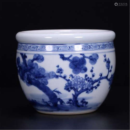 CHINESE PORCELAIN BLUE AND WHITE PINE SCHOLAR'S TABLE BOWL