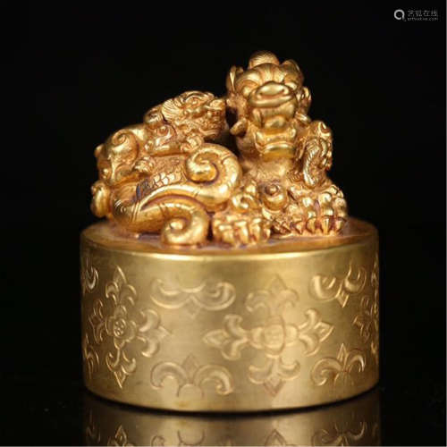 CHINESE GILT BRONZE BEAST ROUND OFFICIAL SEAL