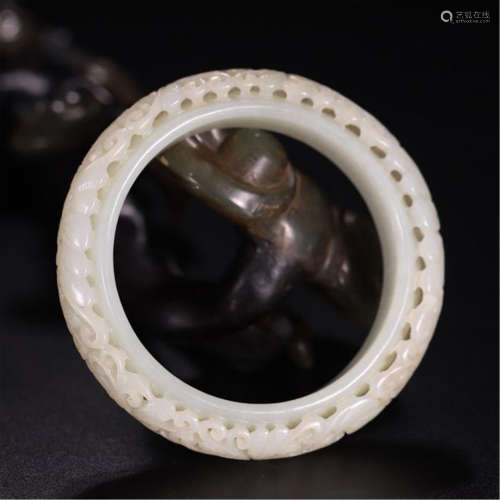 CHINESE WHITE JADE PIERCED CRAVED BANGLE