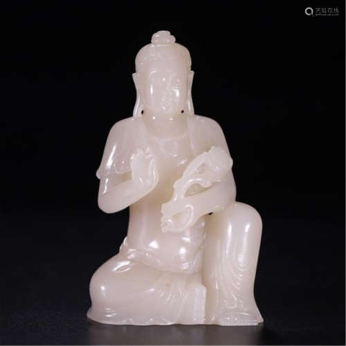 CHINESE WHITE JADE SEATED GUANYIN WITH LOTUS