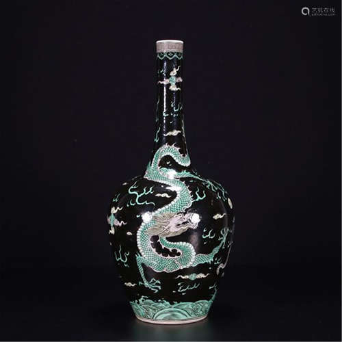 CHINESE PORCELAIN BLCAK GROUND GREEN DRAGON VASE