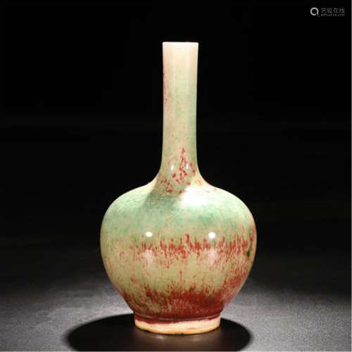 CHINESE PORCELAIN RED AND GREEN GLAZE LONG NECK VASE
