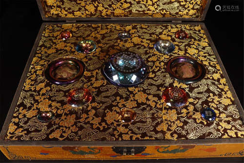 A SET OF CHINESE PEKING GLASS CUPS