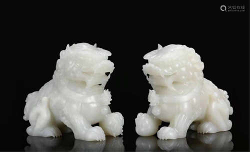 PAIR OF CHINESE WHITE JADE LION TABLE ITEMS