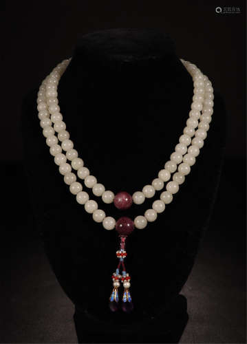CHINESE WHITE JADE BEAD NECKLACE