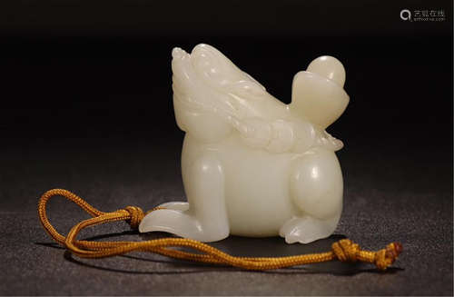 CHINESE WHITE JADE BEAST TABLE ITEM