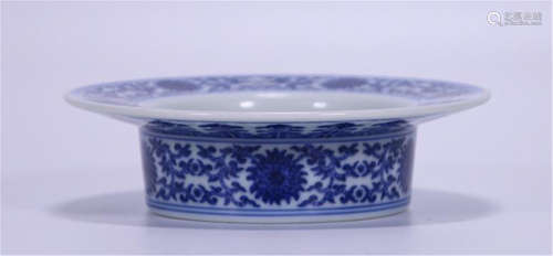 CHINESE PORCELAIN BLUE AND WHITE FLOWER BASIN