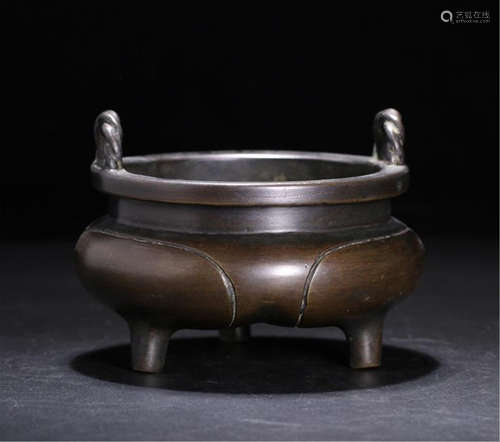 CHINESE BRONZE TRIPLE FEET ROUND CENSER