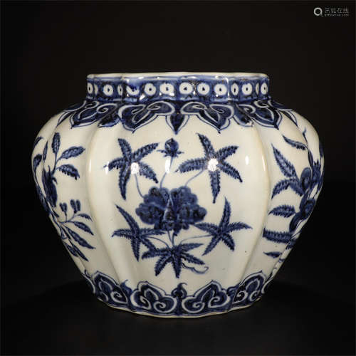 CHINESE PORCELAIN BLUE AND WHITE FLOWER JAR