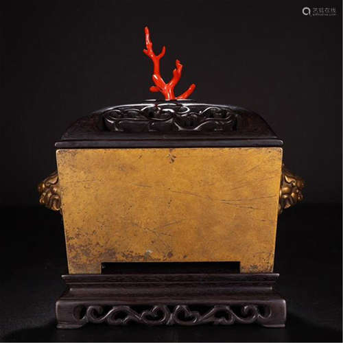 CHINESE GILT BRONZE SQUARE CENSER WITH ROSEWOOD CORAL KNOT LIDDER