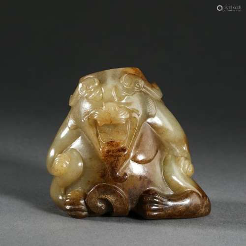 CHINESE ANCIENT JADE BEAST TABLE ITEM