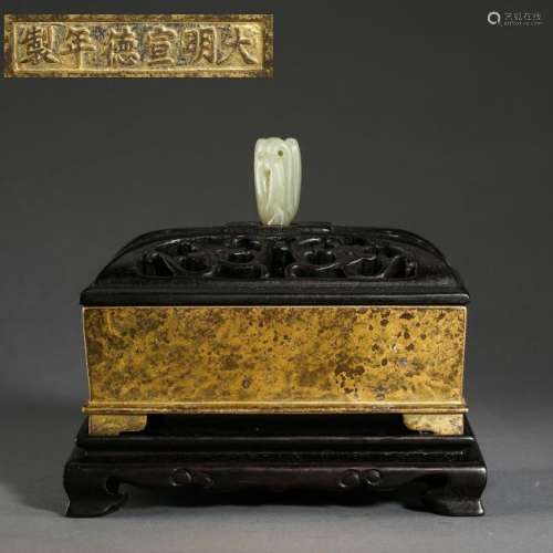 CHINESE GILT BRONZE SQUARE CENSER WITH ROSEWOOD JADE KNOT LIDDER AND BASE
