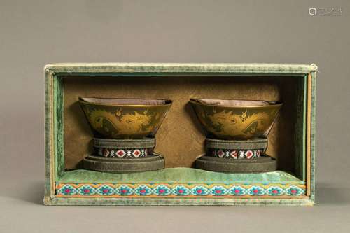 PAIR OF CHINESE PORCELAIN TEA DUST GLAZE GOLD PAINTED DRAGON BOWL