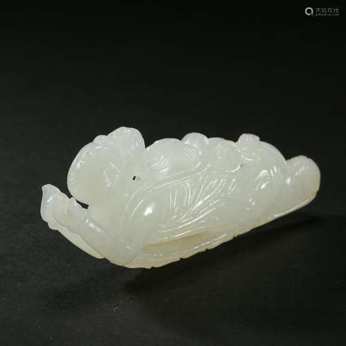 CHINESE CELADON JADE FLYING BEAUTY