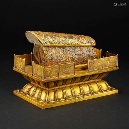 CHINESE GOLD MOUNTED ROCK CRYSTAL COFFIN BUDDHIST STAND