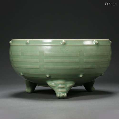 CHINESE PORCELAIN CELADON GLAZE TRIPLE FEET BRUSH WASHER