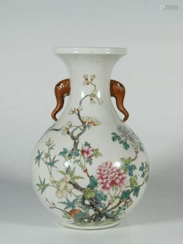 Qing Dynasty, Famille Rose Vase