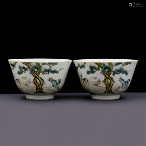 Pair of Chinese Famille-Rose Porcelain Bowls
