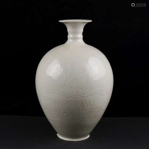 Chinese Dingyao Glazed Vase