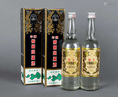 82年 金門酒廠陳年特級高粱酒 (黑金剛) 二支